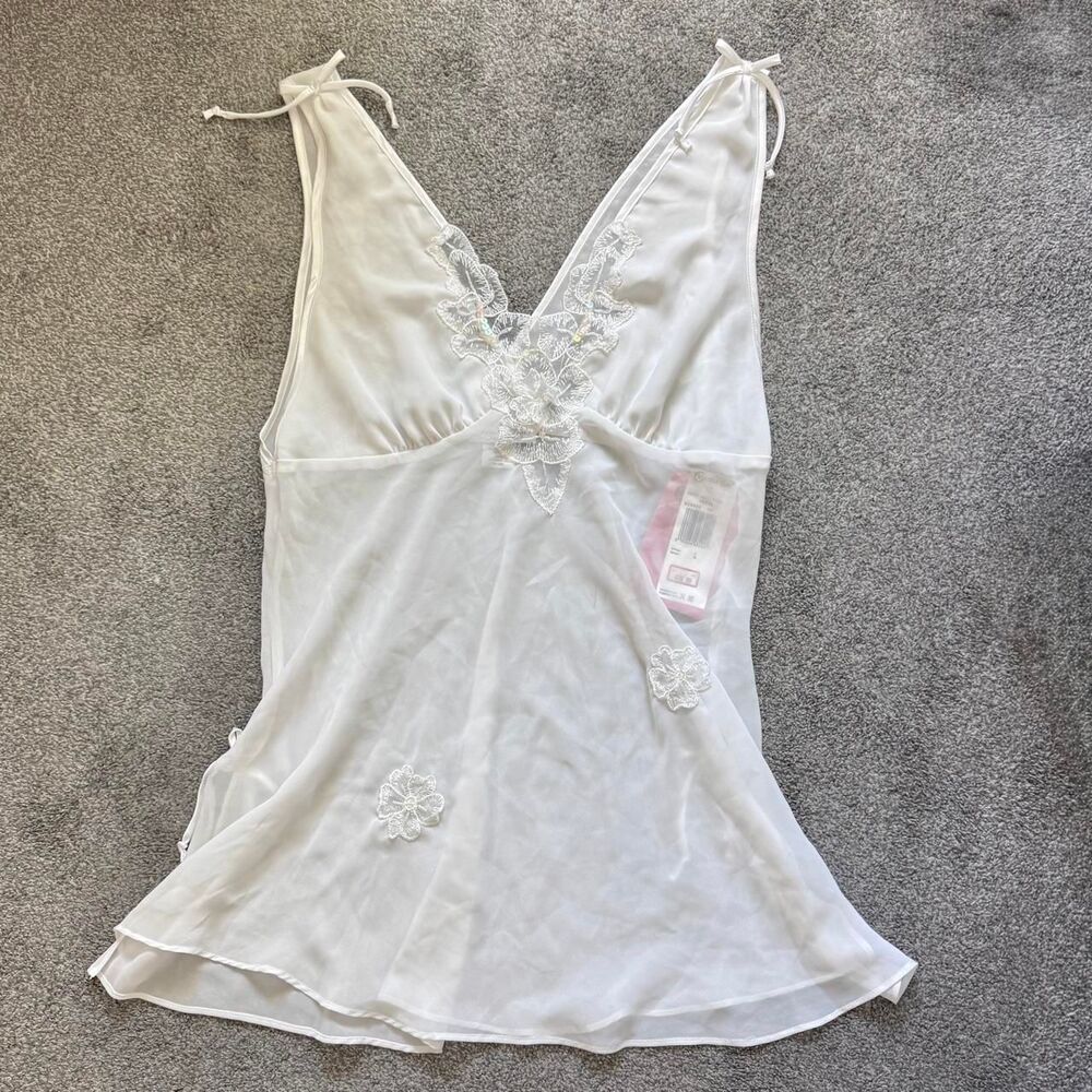 Cinema-etoile Women's White Nightwear